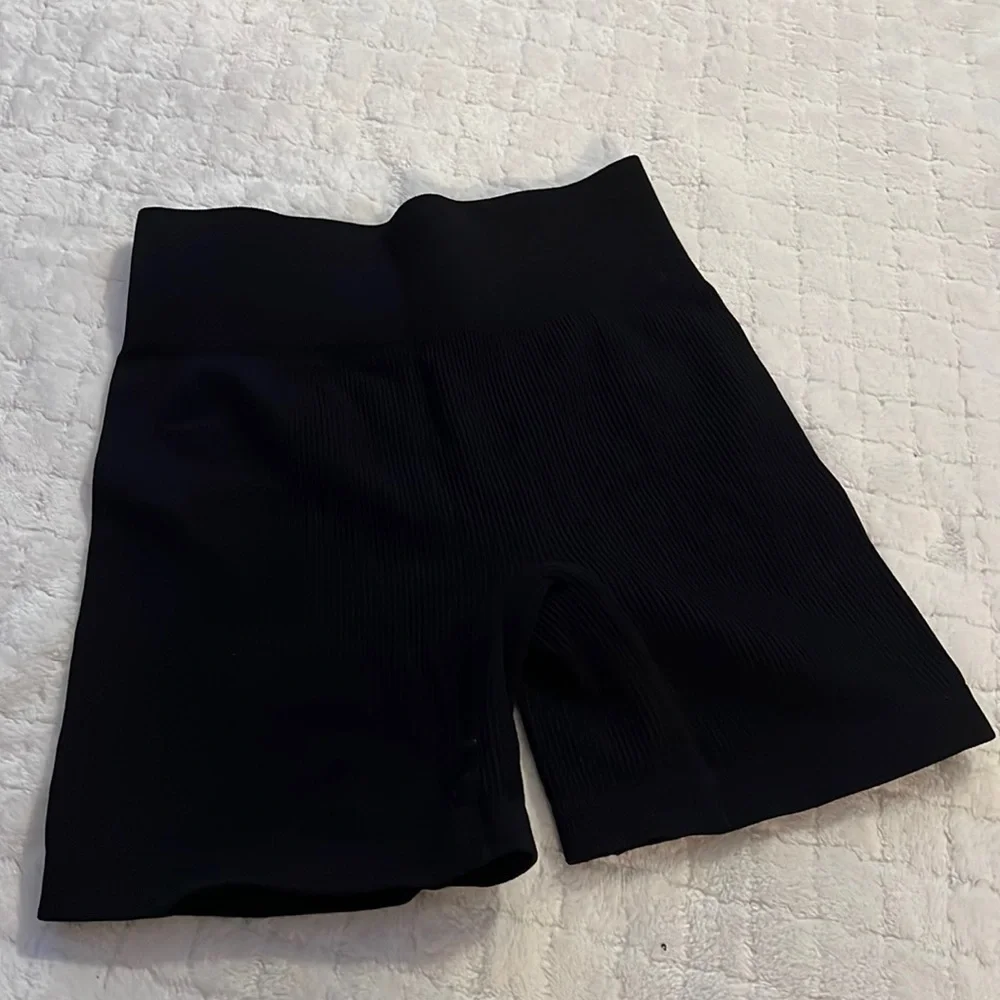 Ribbed workout shorts